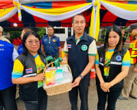 รองผู้ว่าราชการจังหวัดสุราษฎร์ธานี พร้อมด้วยหัวหน้าส่วนราชกา ... พารามิเตอร์รูปภาพ 19