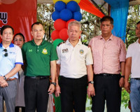รองผู้ว่าราชการจังหวัดสุราษฎร์ธานี เป็นประธานเปิดงานวันเด็กแ ... พารามิเตอร์รูปภาพ 7