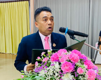 รองผู้ว่าราชการจังหวัดสุราษฎร์ธานี เป็นประธานและมอบเกียรติบั ... พารามิเตอร์รูปภาพ 2