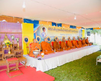 รองผู้ว่าราชการจังหวัดสุราษฎร์ธานี เป็นประธานในพิธีวางพวงมาล ... พารามิเตอร์รูปภาพ 8