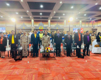 รองผู้ว่าราชการจังหวัดสุราษฎร์ธานี เป็นประธานในพิธีมอบถ้วยรา ... พารามิเตอร์รูปภาพ 2