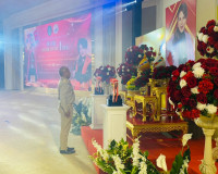 รองผู้ว่าราชการจังหวัดสุราษฎร์ธานี เป็นประธานในพิธีมอบถ้วยรา ... พารามิเตอร์รูปภาพ 3