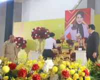 รองผู้ว่าราชการจังหวัดสุราษฎร์ธานี เป็นประธานในพิธีมอบถ้วยรา ... พารามิเตอร์รูปภาพ 26