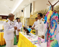 รองผู้ว่าราชการจังหวัดสุราษฎร์ธานี เป็นประธานในพิธีถวายเครื่ ... พารามิเตอร์รูปภาพ 19