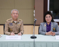 รองผู้ว่าราชการจังหวัดสุราษฎร์ธานี ให้การต้อนรับ ดร.ลัดดา วิ ... พารามิเตอร์รูปภาพ 1