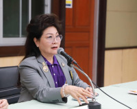 รองผู้ว่าราชการจังหวัดสุราษฎร์ธานี ให้การต้อนรับ ดร.ลัดดา วิ ... พารามิเตอร์รูปภาพ 3