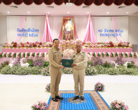 รองผู้ว่าราชการจังหวัดสุราษฎร์ธานี เป็นประธานในพิธีถวายราชสั ... พารามิเตอร์รูปภาพ 10