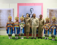 รองผู้ว่าราชการจังหวัดสุราษฎร์ธานี เป็นประธานในพิธีถวายราชสั ... พารามิเตอร์รูปภาพ 17