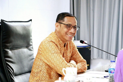 รองผู้ว่าราชการจังหวัดสุราษฎร์ธานี เป็นประธานในการประชุมคณะก ... พารามิเตอร์รูปภาพ 1