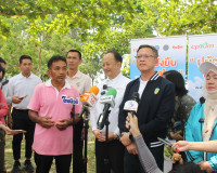 ผู้ว่าฯ สุราษฎร์ธานีร่วมปล่อยลูกปูม้า 200,000 ตัว คืนสู่ธรรม ... พารามิเตอร์รูปภาพ 6