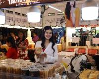 รองผู้ว่าฯ สุราษฎร์ฯ เปิดงาน ‘เชิญยิ้ม เชิญอร่อย’ อาเป็ดนำทั ... พารามิเตอร์รูปภาพ 12