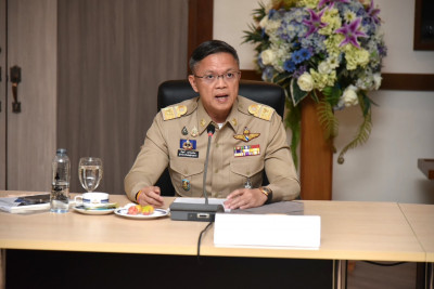 ผู้ว่าราชการจังหวัดสุราษฎร์ธานีให้การต้อนรับคณาจารย์ เจ้าหน้ ... พารามิเตอร์รูปภาพ 1