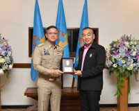 ผู้ว่าราชการจังหวัดสุราษฎร์ธานีให้การต้อนรับคณาจารย์ เจ้าหน้ ... พารามิเตอร์รูปภาพ 3