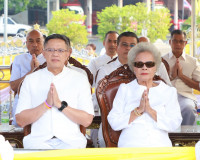 พ่อเมืองสุราษฎร์ธานี นำชาวจังหวัดสุราษฎร์ธานีร่วมพิธีบวงสรวง ... พารามิเตอร์รูปภาพ 4