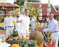 พ่อเมืองสุราษฎร์ธานี นำชาวจังหวัดสุราษฎร์ธานีร่วมพิธีบวงสรวง ... พารามิเตอร์รูปภาพ 6