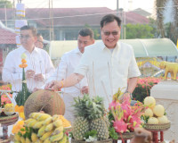 พ่อเมืองสุราษฎร์ธานี นำชาวจังหวัดสุราษฎร์ธานีร่วมพิธีบวงสรวง ... พารามิเตอร์รูปภาพ 11