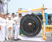 พ่อเมืองสุราษฎร์ธานีนำข้าราชการและประชาชนร่วมขบวนแห่ผ้าพระบฏ ... พารามิเตอร์รูปภาพ 3