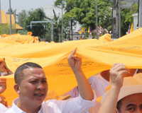 พ่อเมืองสุราษฎร์ธานีนำข้าราชการและประชาชนร่วมขบวนแห่ผ้าพระบฏ ... พารามิเตอร์รูปภาพ 9
