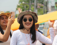 พ่อเมืองสุราษฎร์ธานีนำข้าราชการและประชาชนร่วมขบวนแห่ผ้าพระบฏ ... พารามิเตอร์รูปภาพ 20