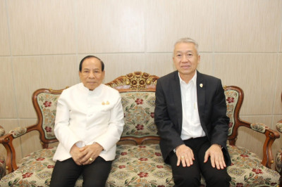 รองผู้ว่าราชการจังหวัดสุราษฎร์ธานี ให้การต้อนรับนายบุญส่ง น้ ... พารามิเตอร์รูปภาพ 1