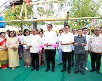 รองผู้ว่าฯ สุราษฎร์ธานี เปิดงานปิดทองฝังลูกนิมิตและผูกพันธสี ... พารามิเตอร์รูปภาพ 3