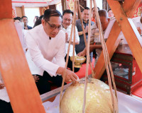 รองผู้ว่าฯ สุราษฎร์ธานี เปิดงานปิดทองฝังลูกนิมิตและผูกพันธสี ... พารามิเตอร์รูปภาพ 5