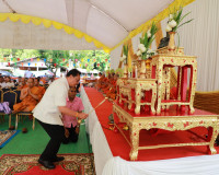 รองผู้ว่าฯ สุราษฎร์ธานี เปิดงานปิดทองฝังลูกนิมิตและผูกพันธสี ... พารามิเตอร์รูปภาพ 8
