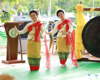 รองผู้ว่าฯ สุราษฎร์ธานี เปิดงานปิดทองฝังลูกนิมิตและผูกพันธสี ... พารามิเตอร์รูปภาพ 10