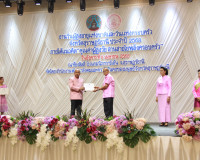 รองผู้ว่าราชการจังหวัดสุราษฎร์ธานี เป็นประธานพิธีเปิดงานวันผ ... พารามิเตอร์รูปภาพ 12