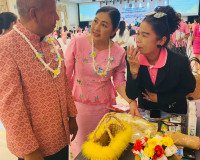 รองผู้ว่าราชการจังหวัดสุราษฎร์ธานี เป็นประธานพิธีเปิดงานวันผ ... พารามิเตอร์รูปภาพ 33