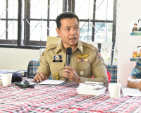 รองผู้ว่าราชการจังหวัดสุราษฎร์ธานี เป็นประธานประชุมยามเช้า M ... พารามิเตอร์รูปภาพ 2