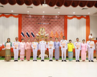 จังหวัดสุราษฎร์ธานี จัดพิธีมอบแบบลายผ้าพระราชทาน &quot;ลายสิริราช ... พารามิเตอร์รูปภาพ 15
