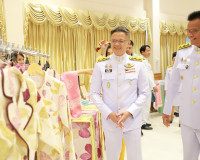 จังหวัดสุราษฎร์ธานี จัดพิธีมอบแบบลายผ้าพระราชทาน &quot;ลายสิริราช ... พารามิเตอร์รูปภาพ 17