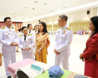 จังหวัดสุราษฎร์ธานี จัดพิธีมอบแบบลายผ้าพระราชทาน &quot;ลายสิริราช ... พารามิเตอร์รูปภาพ 18