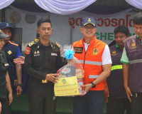 ผู้ว่าฯ สุราษฎร์ธานีลงพื้นที่ให้กำลังใจเจ้าหน้าที่ประจำจุดชะ ... พารามิเตอร์รูปภาพ 8