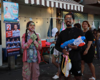 เริ่มแล้ว ! สุราษฎร์ธานีเปิดงานเทศกาลสงกรานต์ ประจำปี 2568 อ ... พารามิเตอร์รูปภาพ 16
