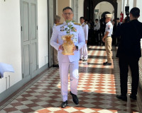 ผู้ว่าราชการจังหวัดสุราษฎร์ธานี รับมอบ &quot;พระศรีมหาโพธิทศมราชบ ... พารามิเตอร์รูปภาพ 2