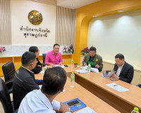 รองผู้ว่าราชการจังหวัดฯ ร่วมประชุมกับสมาพันธ์คนไร้ที่ดินทำกิ ... พารามิเตอร์รูปภาพ 1