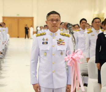 จังหวัดสุราษฎร์ธานี จัดพิธีวางพวงมาลา น้อมรำลึกในพระมหากรุณา ... พารามิเตอร์รูปภาพ 1