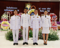 จังหวัดสุราษฎร์ธานี จัดพิธีวางพวงมาลา น้อมรำลึกในพระมหากรุณา ... พารามิเตอร์รูปภาพ 12