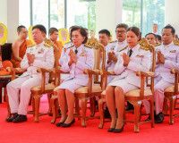 ข้าราชการและประชาชนจังหวัดสุราษฎร์ธานีพร้อมใจร่วมพิธีเจริญพร ... พารามิเตอร์รูปภาพ 6