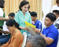 จังหวัดสุราษฎร์ธานี มอบโฉนดที่ดินตามโครงการ&quot;มอบโฉนดที่ดินทั่ ... พารามิเตอร์รูปภาพ 1