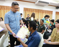 จังหวัดสุราษฎร์ธานี มอบโฉนดที่ดินตามโครงการ&quot;มอบโฉนดที่ดินทั่ ... พารามิเตอร์รูปภาพ 11