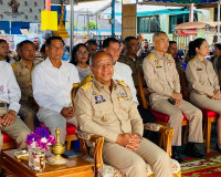 รองผู้ว่าราชการจังหวัดสุราษฎร์ธานี เป็นประธานในพิธีสักการะสิ ... พารามิเตอร์รูปภาพ 3