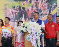 รองผู้ว่าราชการจังหวัดสุราษฎร์ธานี เป็นประธานเปิดงานประเพณีช ... พารามิเตอร์รูปภาพ 2