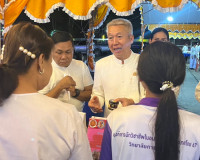 รองผู้ว่าราชการจังหวัดสุราษฎร์ธานี เป็นประธานแห่ผ้าห่มพระบรม ... พารามิเตอร์รูปภาพ 13