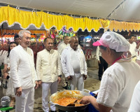 รองผู้ว่าราชการจังหวัดสุราษฎร์ธานี เป็นประธานแห่ผ้าห่มพระบรม ... พารามิเตอร์รูปภาพ 14