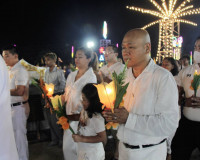 รองผู้ว่าราชการจังหวัดฯ เป็นประธานในพิธีเวียนเทียนเนื่องในวั ... พารามิเตอร์รูปภาพ 6