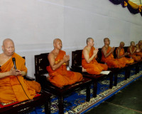 รองผู้ว่าราชการจังหวัดฯ เป็นประธานในพิธีเวียนเทียนเนื่องในวั ... พารามิเตอร์รูปภาพ 15