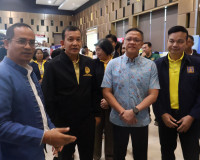 ผู้ว่าราชการจังหวัดสุราษฎร์ธานี ร่วมเปิดงาน มหกรรมแก้หนี้ สร ... พารามิเตอร์รูปภาพ 9
